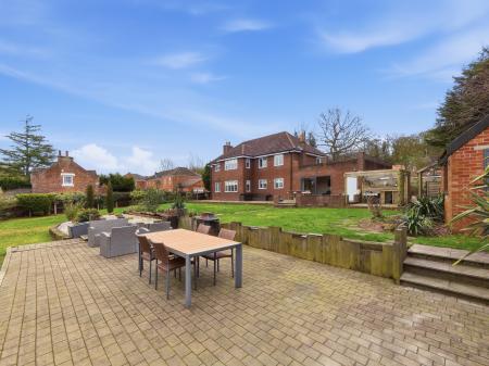 4 bedroom Detached house for sale in Sparken Hill, Worksop, S80