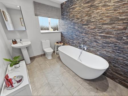 4 bedroom Detached house for sale in Sparken Hill, Worksop, S80