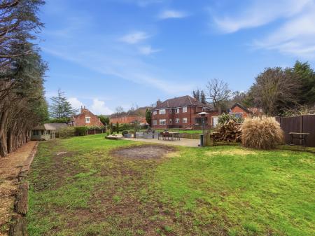 4 bedroom Detached house for sale in Sparken Hill, Worksop, S80