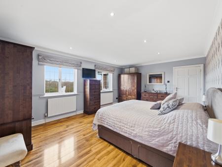 4 bedroom Detached house for sale in Sparken Hill, Worksop, S80