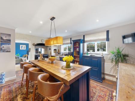 4 bedroom Detached house for sale in Sparken Hill, Worksop, S80