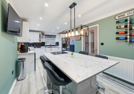 4 bedroom Detached house for sale in Greenwood Close, Worksop, S81