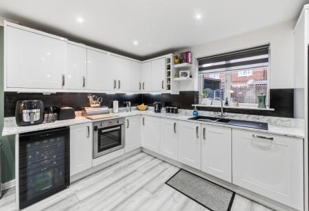 4 bedroom Detached house for sale in Greenwood Close, Worksop, S81