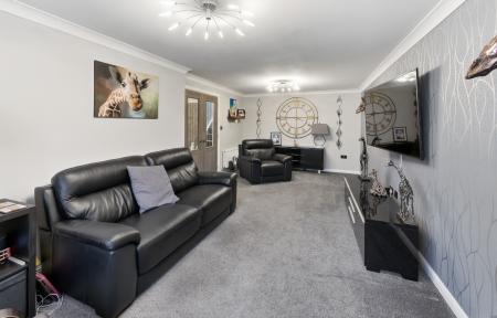 4 bedroom Detached house for sale in Greenwood Close, Worksop, S81