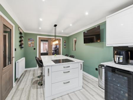 4 bedroom Detached house for sale in Greenwood Close, Worksop, S81