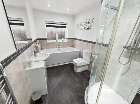 4 bedroom Detached house for sale in Greenwood Close, Worksop, S81