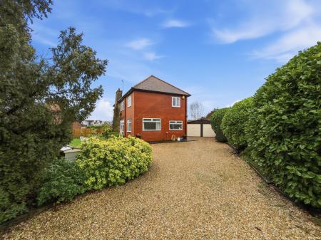 5 bedroom Detached house for sale in Hollin Hill Road, Clowne, S43