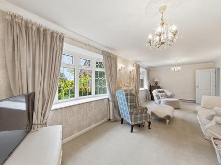 5 bedroom Detached house for sale in Hollin Hill Road, Clowne, S43