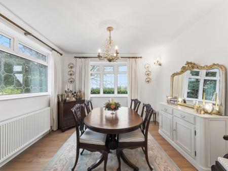 5 bedroom Detached house for sale in Hollin Hill Road, Clowne, S43