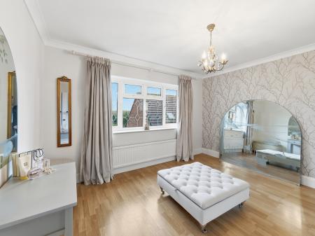 5 bedroom Detached house for sale in Hollin Hill Road, Clowne, S43