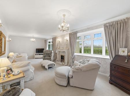 5 bedroom Detached house for sale in Hollin Hill Road, Clowne, S43