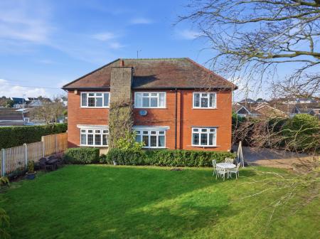 Hollin Hill Road, Clowne, S43