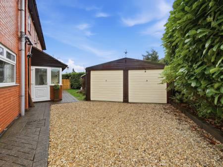 5 bedroom Detached house for sale in Hollin Hill Road, Clowne, S43