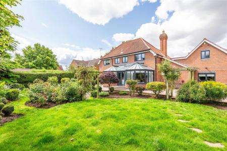 5 bedroom Detached house for sale in Park Street, Worksop, S80