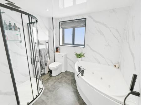 5 bedroom Detached house for sale in Park Street, Worksop, S80