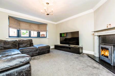 5 bedroom Detached house for sale in Park Street, Worksop, S80