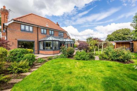 5 bedroom Detached house for sale in Park Street, Worksop, S80