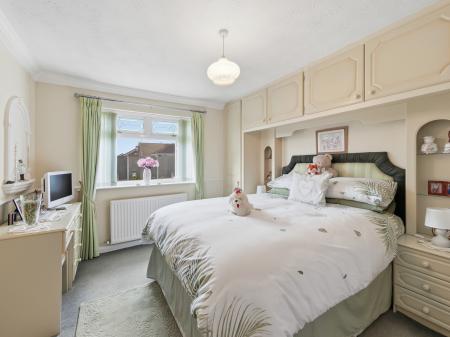 4 bedroom Bungalow for sale in Rosedale, Worksop, S81