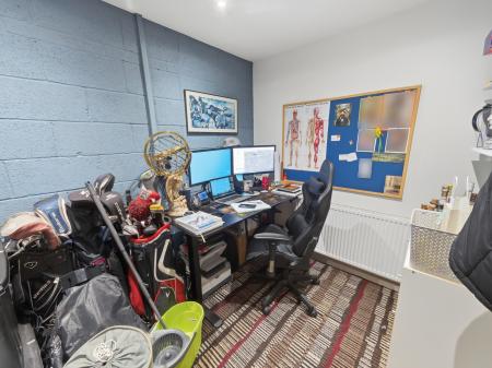 3 bedroom Semi-detached house for sale in Central Avenue, Worksop, S80