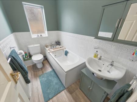 3 bedroom Semi-detached house for sale in Central Avenue, Worksop, S80