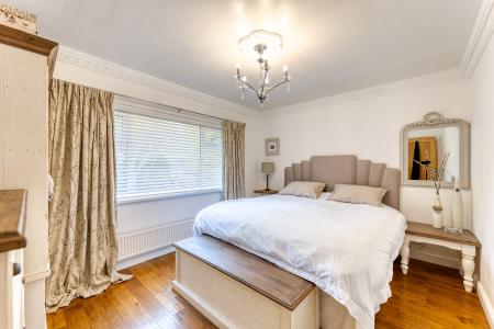 2 bedroom Detached bungalow for sale in High Road, Carlton in Lindrick, S81