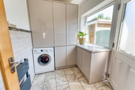 2 bedroom Detached bungalow for sale in High Road, Carlton in Lindrick, S81