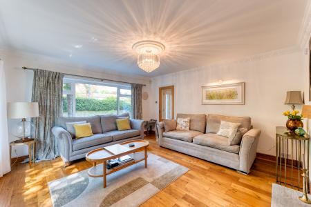 2 bedroom Detached bungalow for sale in High Road, Carlton in Lindrick, S81