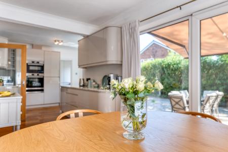 2 bedroom Detached bungalow for sale in High Road, Carlton in Lindrick, S81