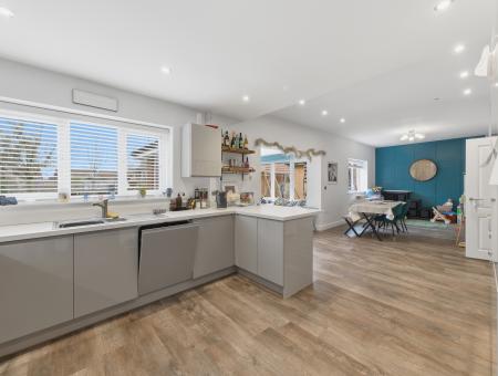 5 bedroom Detached house for sale in Bramling Cross Mews, Worksop, S81