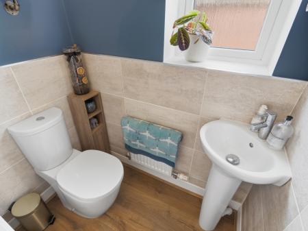 3 bedroom Semi-detached house for sale in Henry Close, Worksop, S80