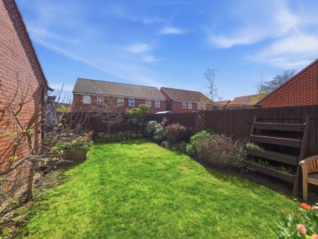 3 bedroom Semi-detached house for sale in Henry Close, Worksop, S80