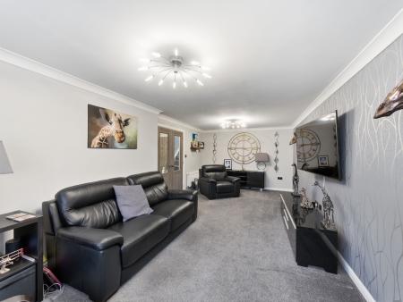 4 bedroom Detached house for sale in Greenwood Close, Worksop, S81