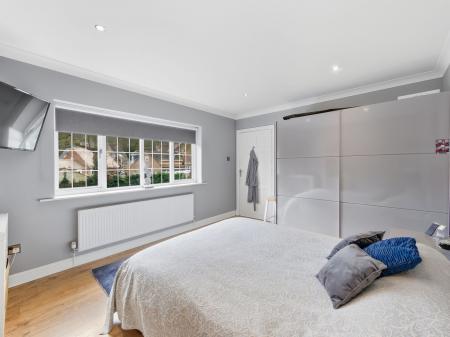 4 bedroom Detached house for sale in Sparken Hill, Worksop, S80