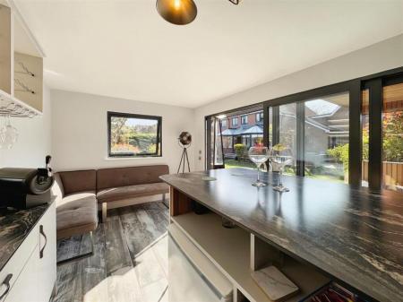 5 bedroom Detached house for sale in Park Street, Worksop, S80