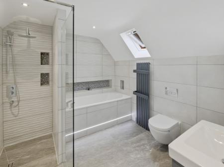 5 bedroom Detached house for sale in Park Street, Worksop, S80