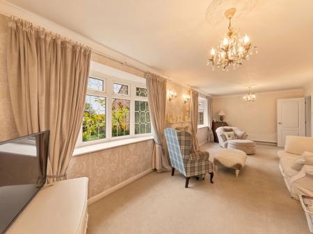 5 bedroom Detached house for sale in Hollin Hill Road, Clowne, S43