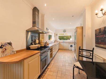 5 bedroom Detached house for sale in Hollin Hill Road, Clowne, S43