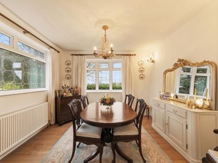 5 bedroom Detached house for sale in Hollin Hill Road, Clowne, S43