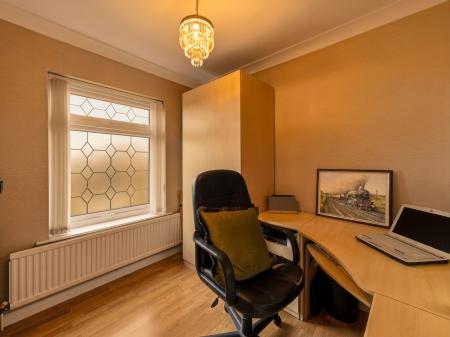 5 bedroom Detached house for sale in Hollin Hill Road, Clowne, S43