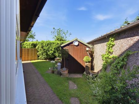 5 bedroom Detached house for sale in Hollin Hill Road, Clowne, S43