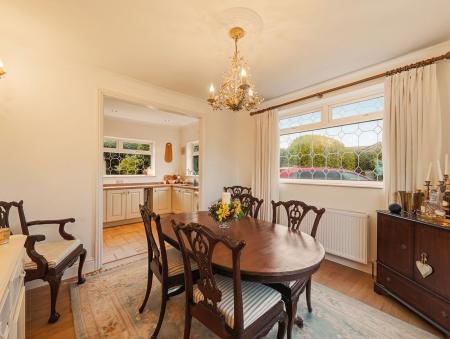 5 bedroom Detached house for sale in Hollin Hill Road, Clowne, S43