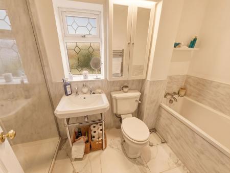 5 bedroom Detached house for sale in Hollin Hill Road, Clowne, S43