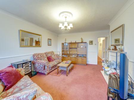 3 bedroom Detached bungalow for sale in Gildingwells Road, Woodsetts, S81