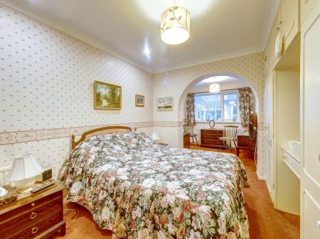 3 bedroom Detached bungalow for sale in Gildingwells Road, Woodsetts, S81