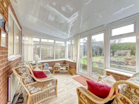 3 bedroom Detached bungalow for sale in Gildingwells Road, Woodsetts, S81
