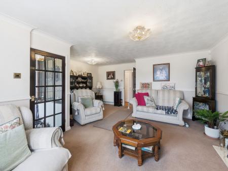 4 bedroom Detached house for sale in Rosedale, Worksop, S81
