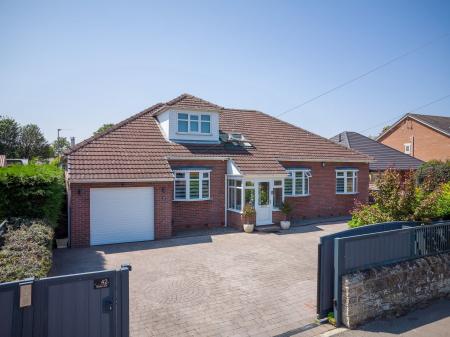 5 bedroom Detached bungalow for sale in Goose Lane, Wickersley, S66