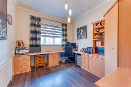 5 bedroom Detached bungalow for sale in Goose Lane, Wickersley, S66