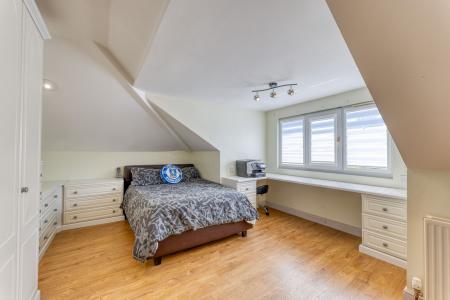 5 bedroom Detached bungalow for sale in Goose Lane, Wickersley, S66