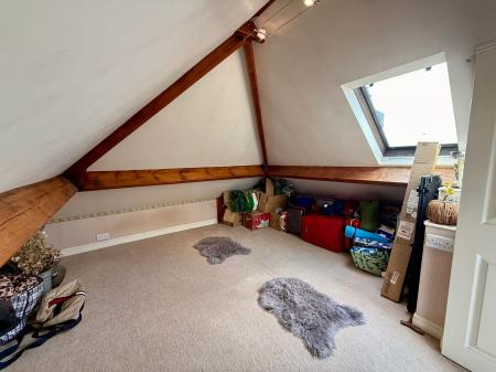 4 bedroom Semi-detached house for sale in The Baulk, Worksop, S81